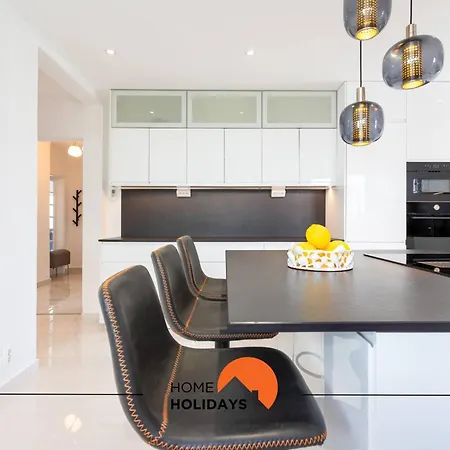 #221 Modern W Private Pool Villa Albufeira